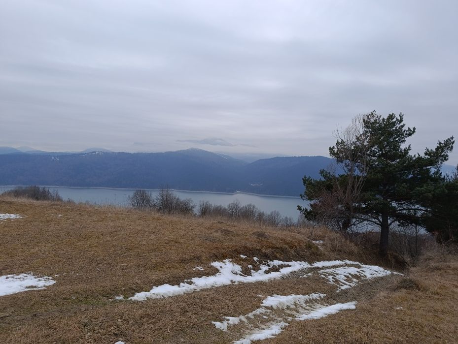 Vând teren la Grozăvești, pe malul lacului Bicaz