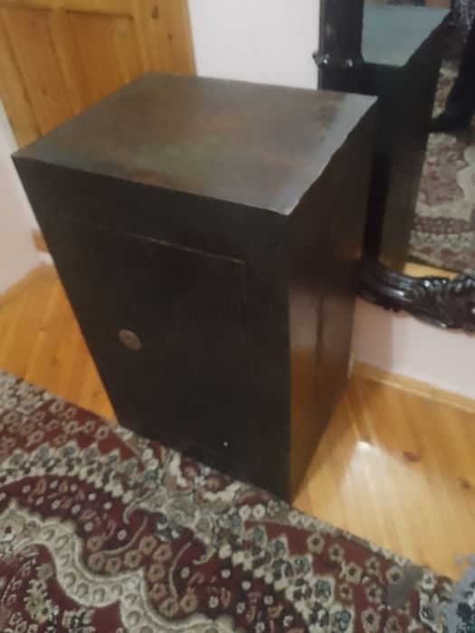 Temir seyf juda yaxshi saqlangan