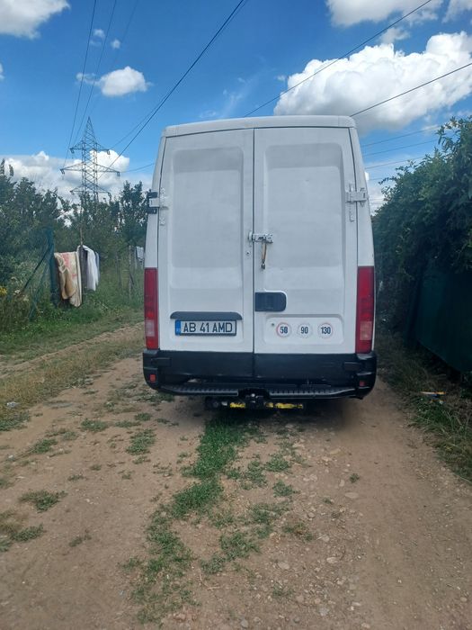 Vând iveco daily
