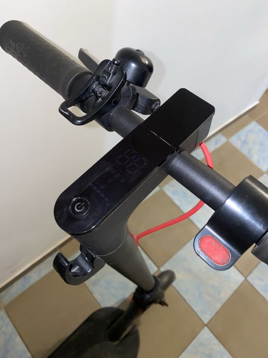 Trotinetă electrică Xiaomi Mi Electric Scooter Pro