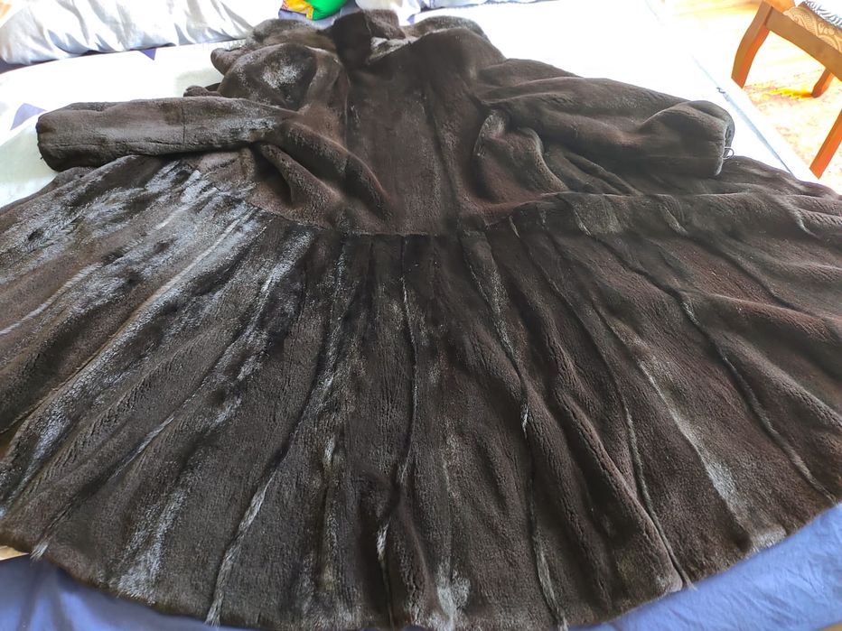 Продам шубу норковую