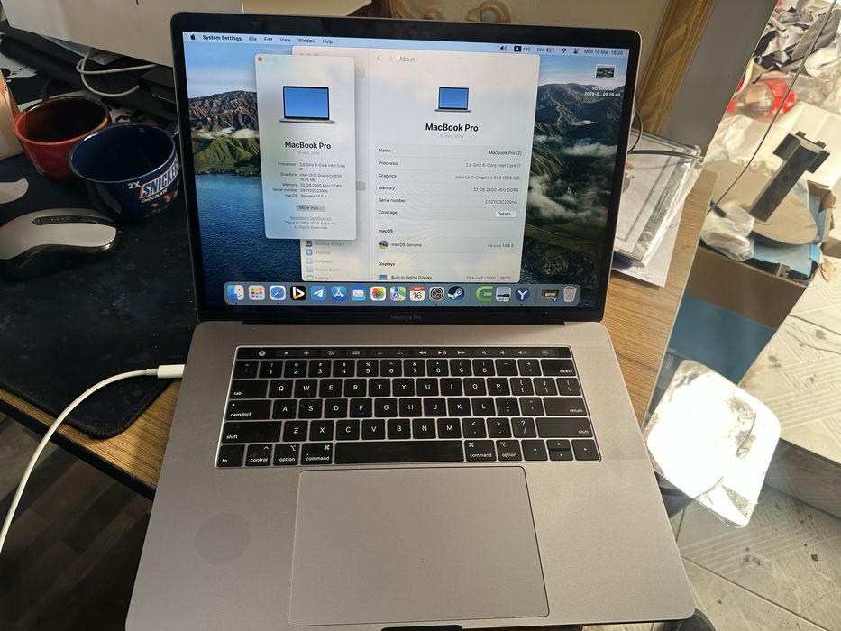 MacBook pro 2018 with touchbar 15.4”