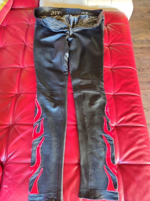 Vând pantaloni de piele, New Rock