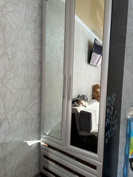 Продам срочно шкаф и комод