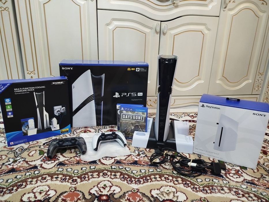 Playstation 5 pro дискаводим и док станция 2Tb состояние новый