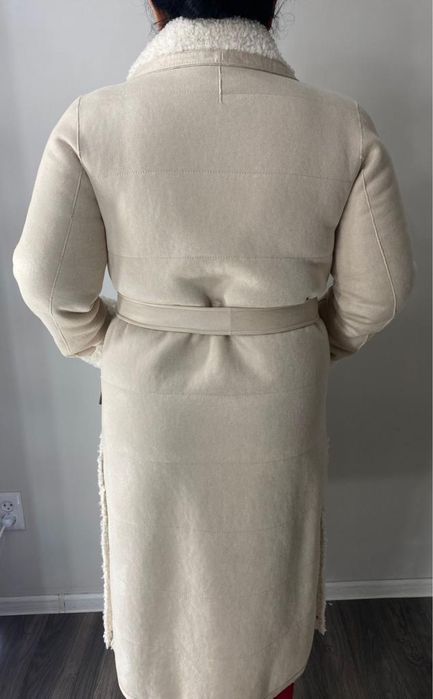 Продается женская дубленка.