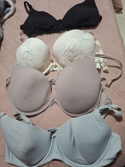 Продавам сутиени 75б