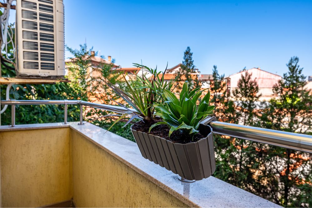 Дава се под наем Двустаен апартамент в Пловдив, Център - 45 кв.м за 550 € - Снимка #2