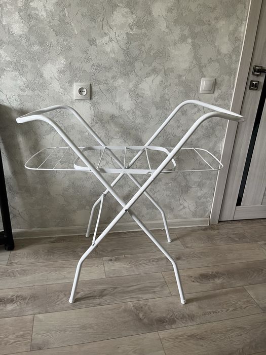 Продам стульчик и ванна с подставкой