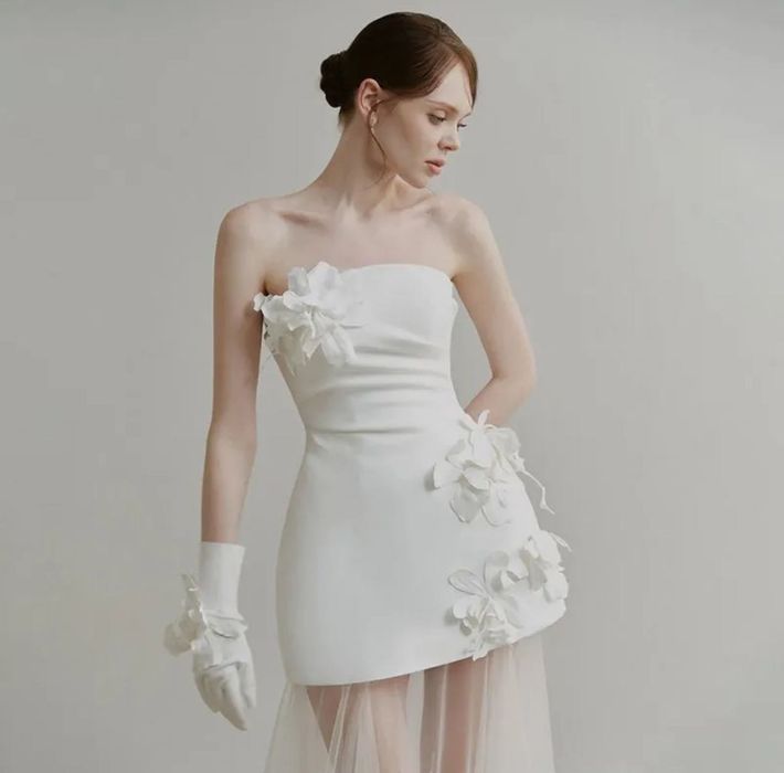 Белое платье короткое