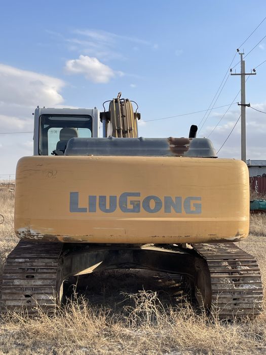 Гусеничный эксковатор Liu Gong