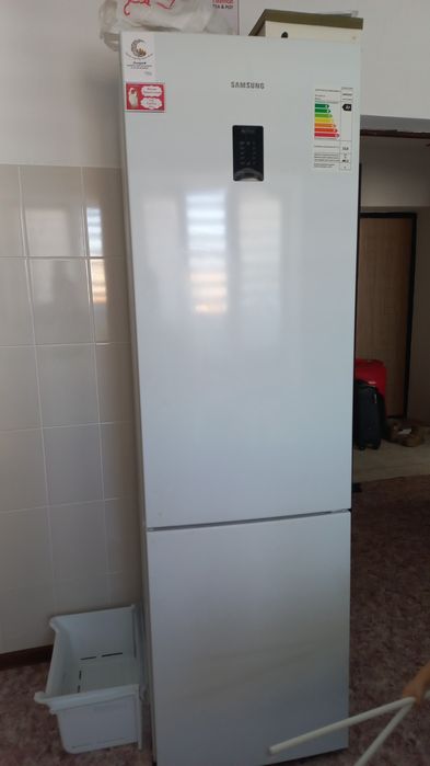 Продам холодильник за 180000