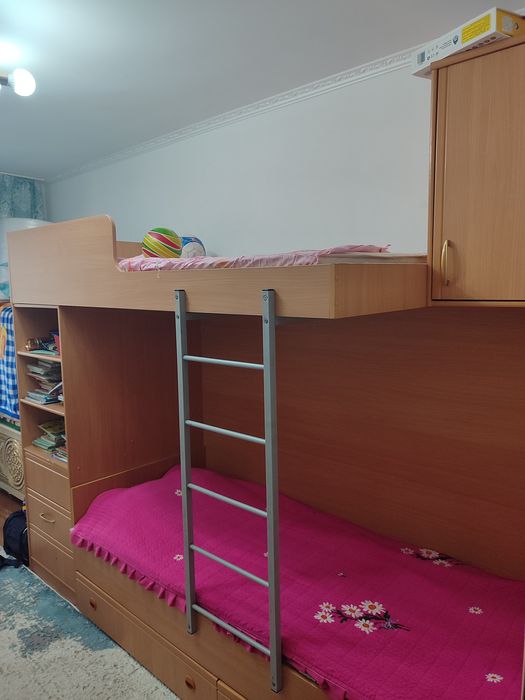 Продам двухъярусная   кроват