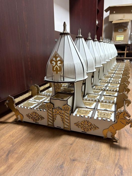 Тойбастары с шкатулками