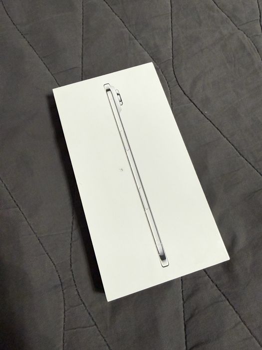 Iphone air продаю