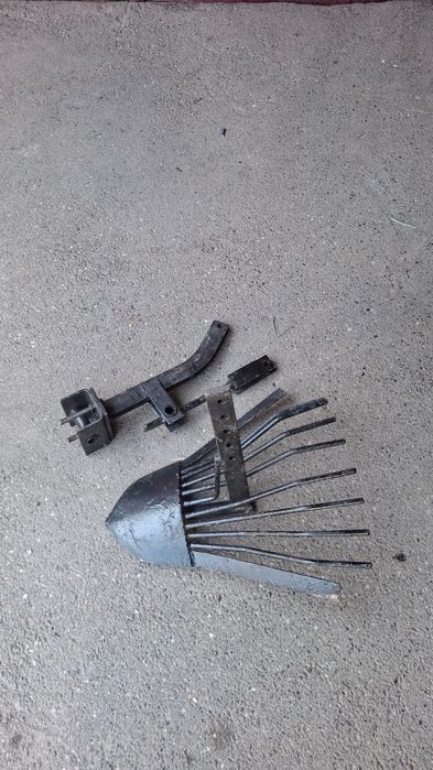 Plug de recoltat cartofi pentru motocultor