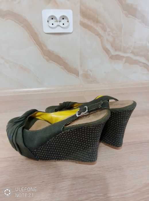 Sandale pentru femei