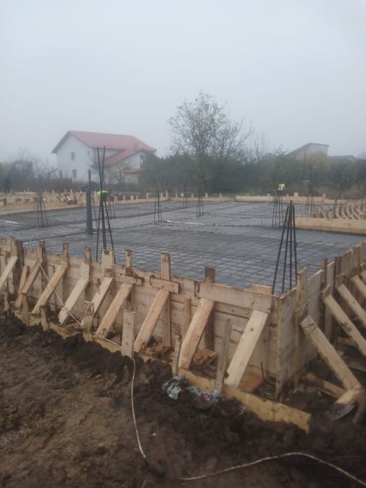 Amenajari interioare  ezecutam gresie faianta gleturi parchet  sapa