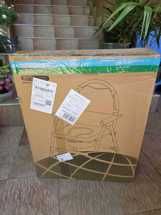 Scaun WC de cameră , pliabil, Nou - Cadru de siguranță