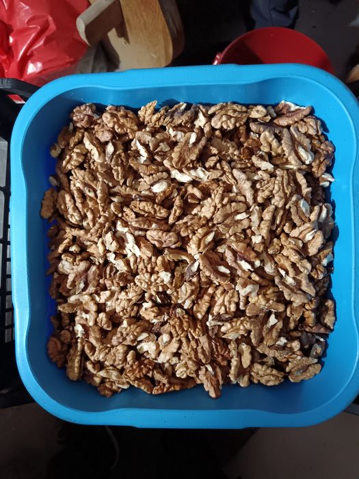 Miez de nuca de vânzare