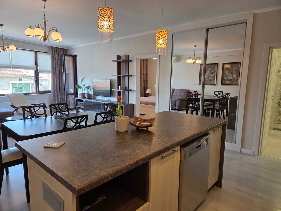 Дава се под наем Двустаен апартамент в Карлово - 76 кв.м за 448.8 € - Снимка #3