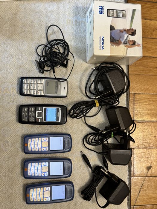 Titlu: Lot uriaș 13 telefoane colecție: iPhone 4, Samsung, Huawei la CUTIE + Nokia & accesorii Preț: 1100 Lei