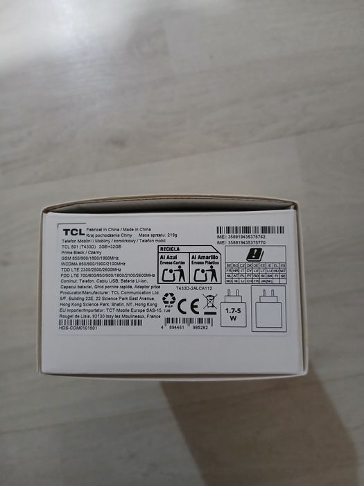 Telefon mobil TCL 501