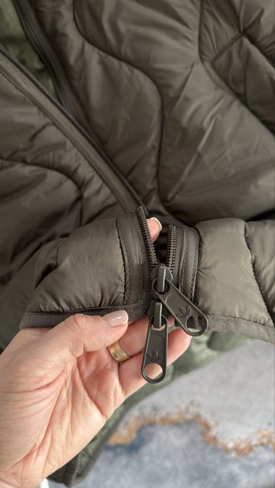 Geaca Adidas noua cu eticheta