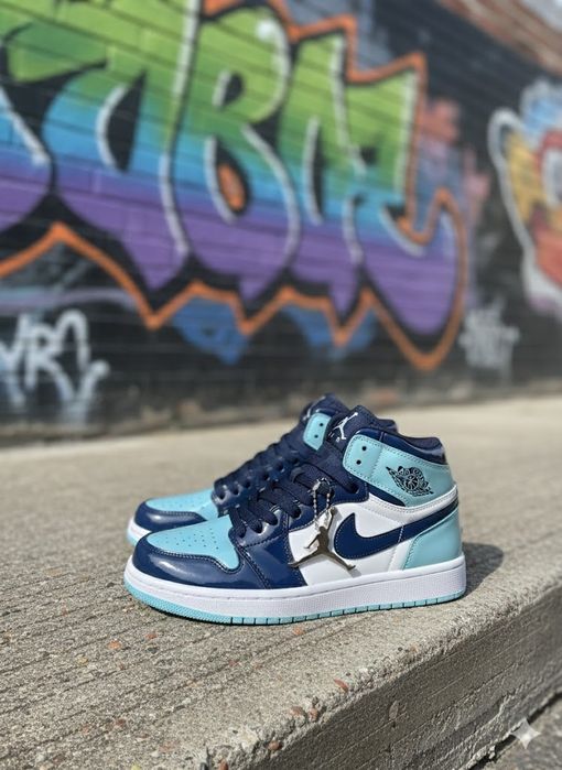 Adidași Jordan 1 Mid UNC Toe Bred