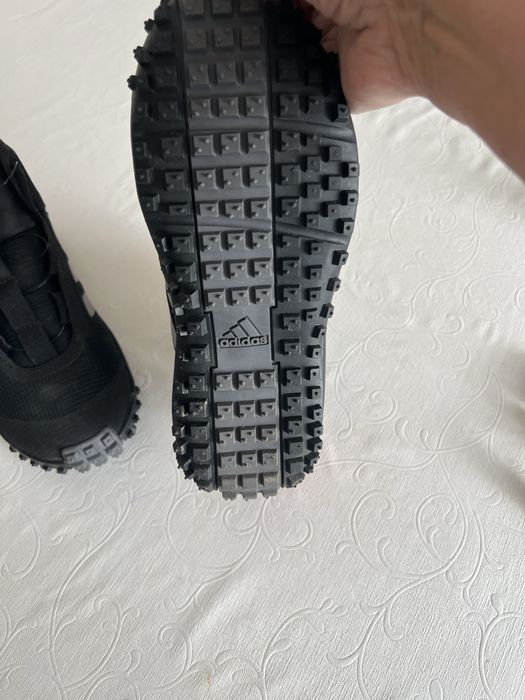 Кроссовки adidas