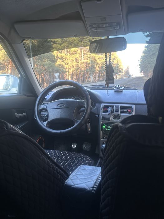 Лада Приора 2011 года