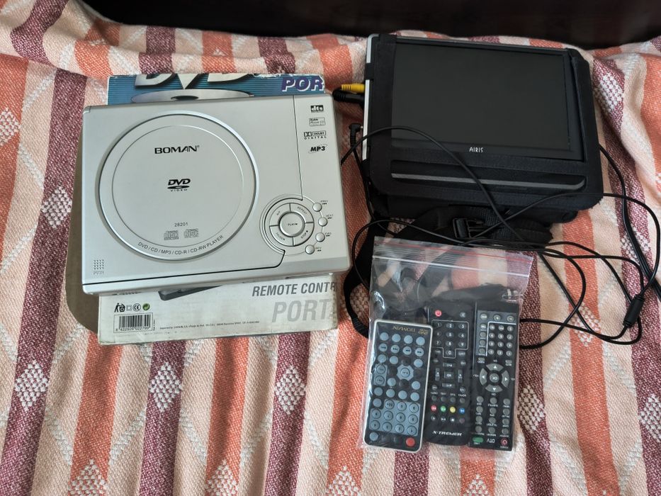 Телевизор  и DVD на 12 V + дискове