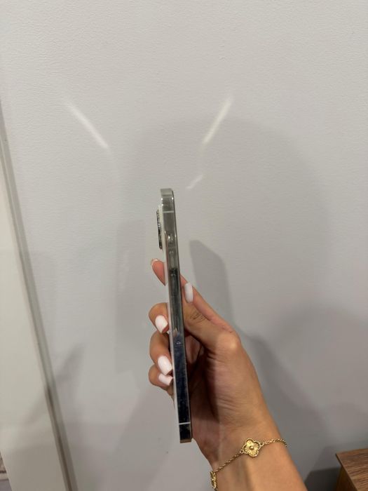 Продам айфон 12 Про Макс в отличном состояний