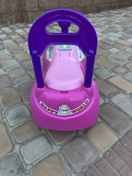 Толокар (машинка-каталка) для девочки