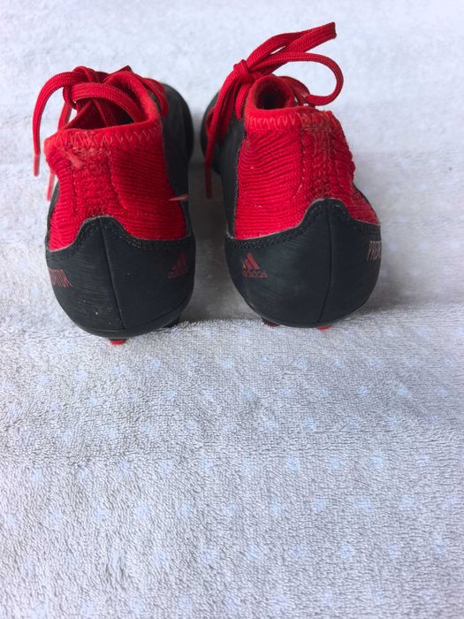 Детски бутонки за изкуствена трева adidas номер 30 стелка 18см в много добро състояние