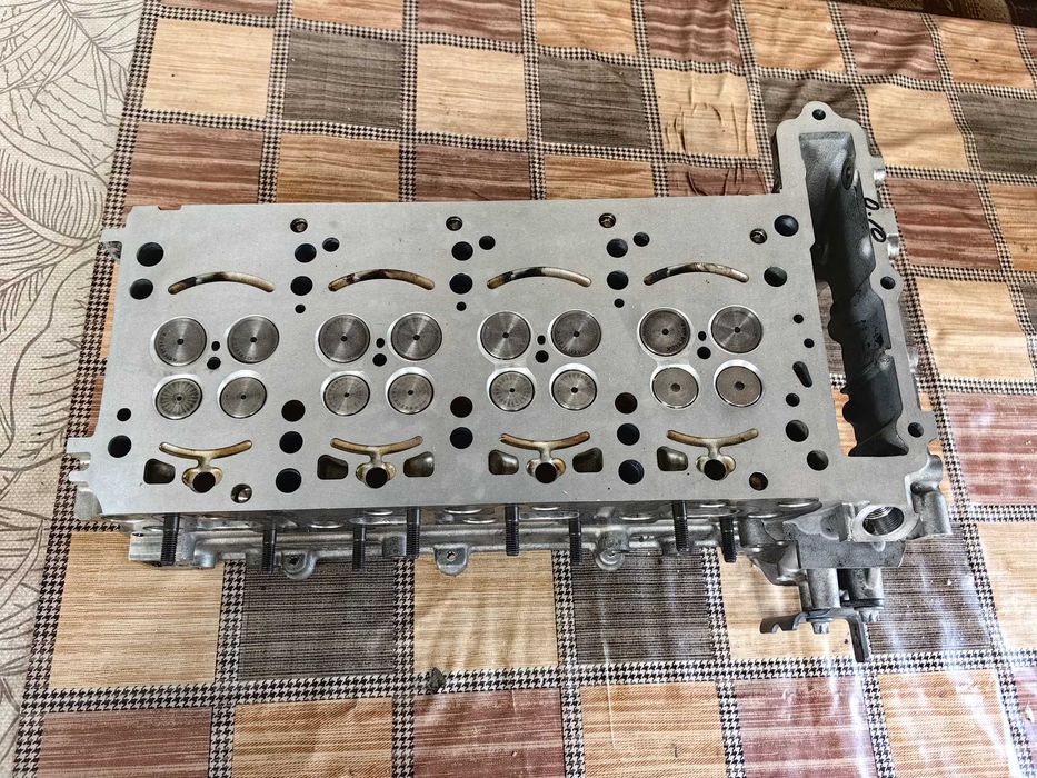 Глава за mercedes 220cdi 170 коня 651