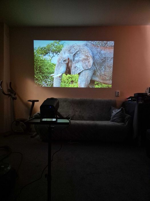 3 броя мини проектора с wifi i android.