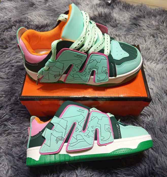 Adidasi damă, preț bun