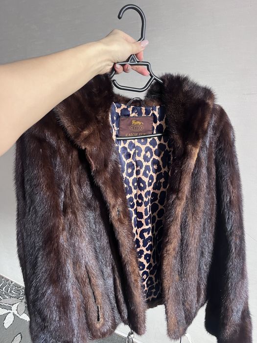 шуба с капюшоном . Короткая