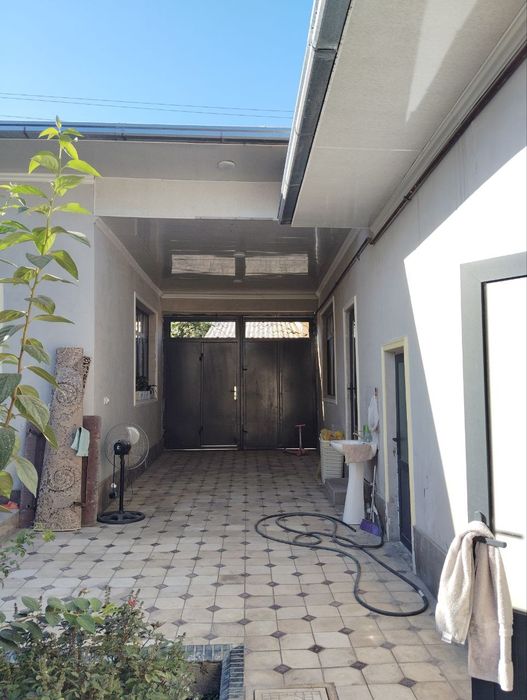 Uy sotiladi 2.5 sotix