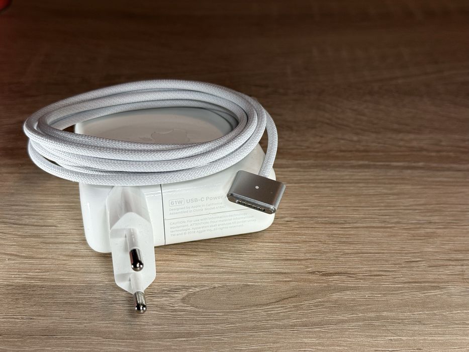 MagSafe 3 кабел + 61W USB-C адаптер за MacBook (комплект)