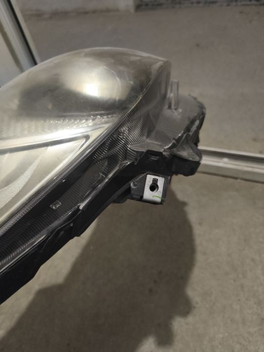 Фарове за subaru XV ксенон