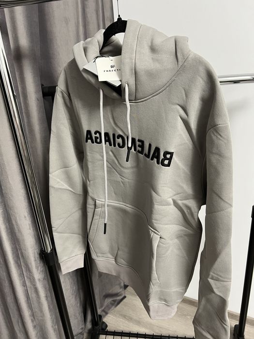 Hanorac BALENCIAGA super calitate