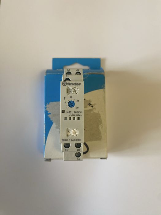 Реле времени Finder