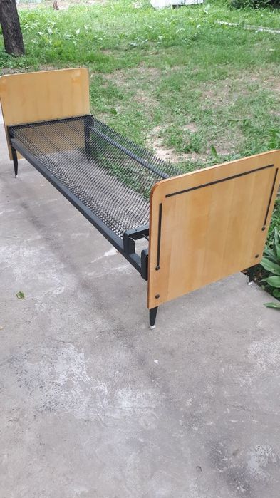 Кровать односпальная