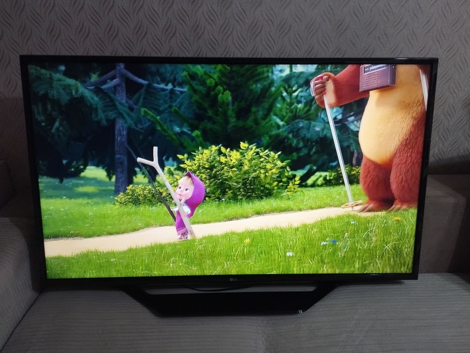 Телевизор LG Смарт 108 см диагональ