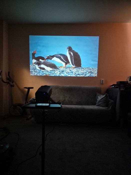 3 броя мини проектора с wifi i android.