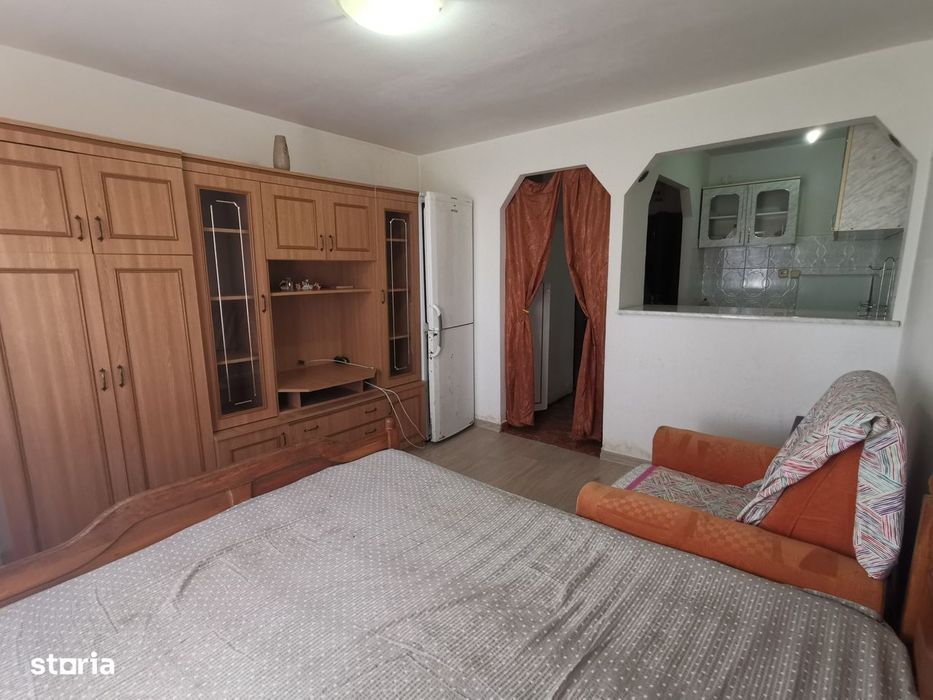 Garsoniere zona Cornisa mobilate si utilate