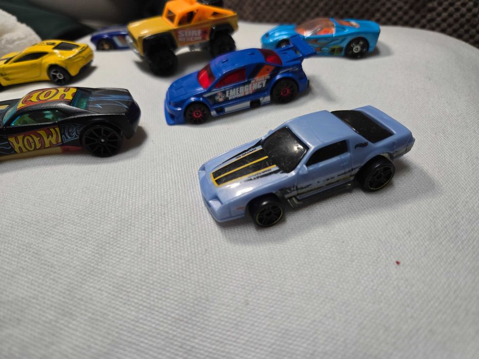 Лот колички Hot Wheels 7бр за 30лв.