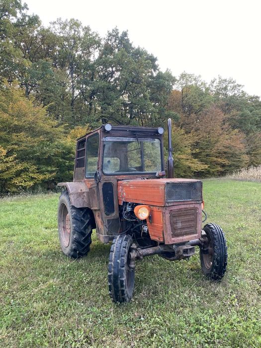 Vând tractor u445